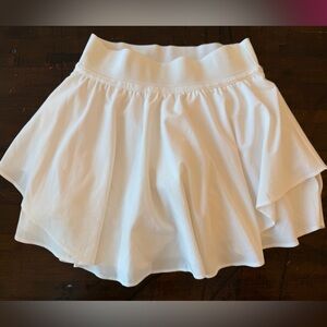 lululemon Size 2 Court Rival High-Rise skirt in white